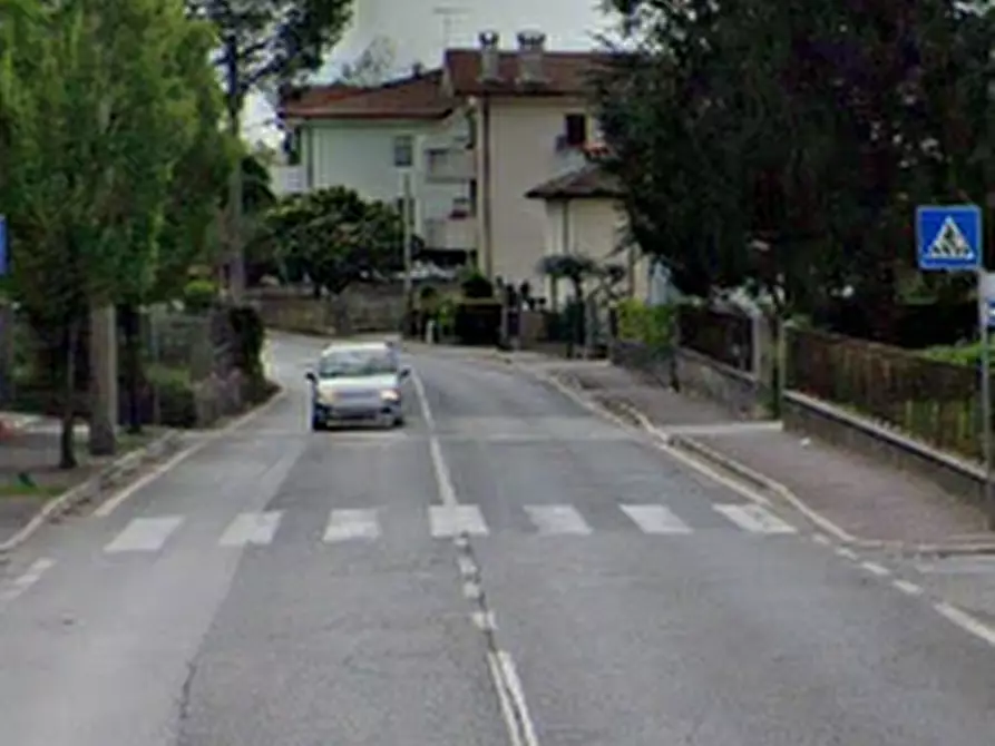 Immagine 12 di Stabile in vendita  in Via Venezia Giulia a Cormons