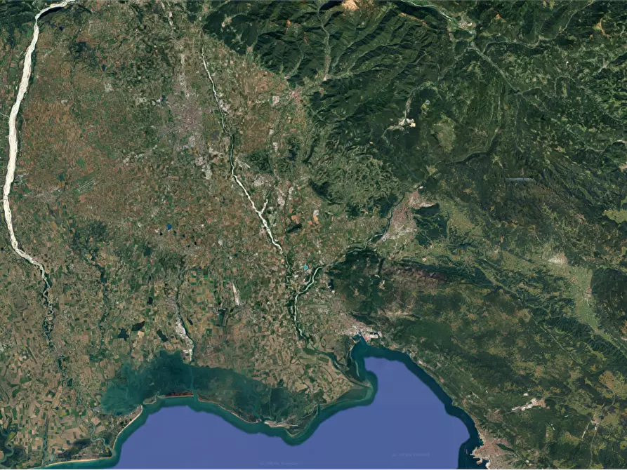 Immagine 19 di Stabile in vendita  in Via Venezia Giulia a Cormons