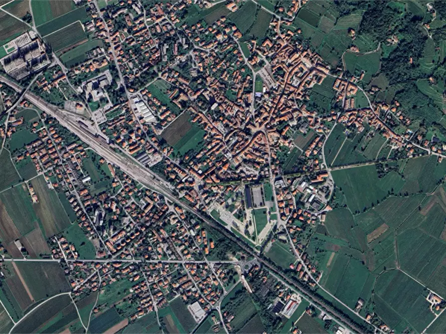 Immagine 10 di Negozio in vendita  in Via Venezia Giulia a Cormons