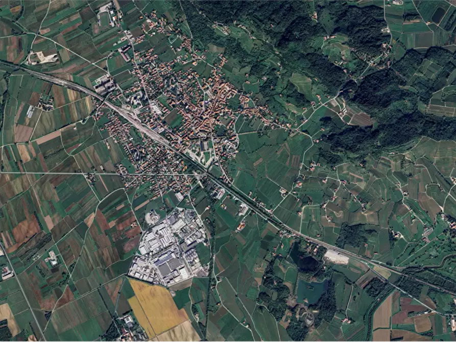 Immagine 11 di Negozio in vendita  in Via Venezia Giulia a Cormons