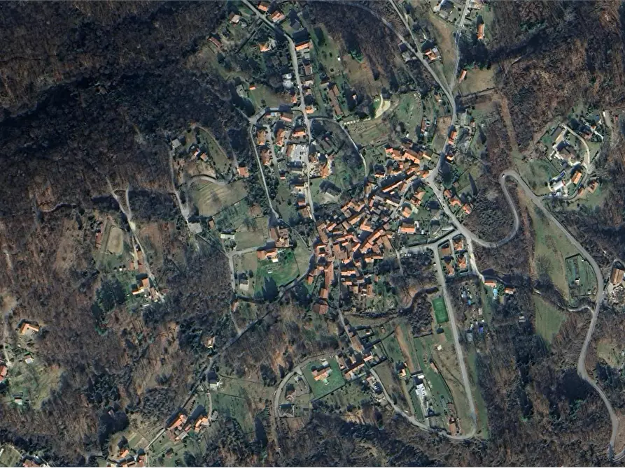 Immagine 1 di Terreno agricolo in vendita  in Via San Michele a Brissago-Valtravaglia