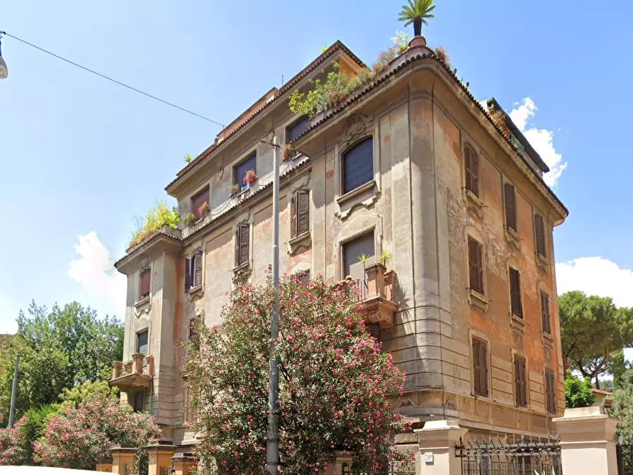 Immagine 5 di Magazzino in vendita  in Via Germano Sommeiller a Roma