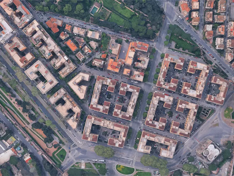 Immagine 9 di Magazzino in vendita  in Via Germano Sommeiller a Roma