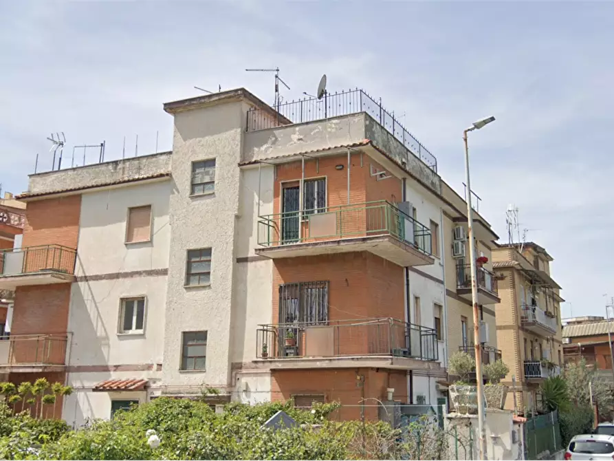Immagine 6 di Appartamento in vendita  in Via Merope a Roma