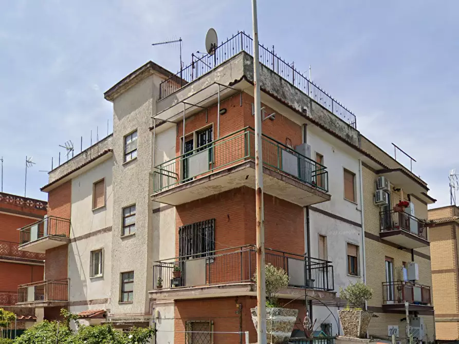 Immagine 8 di Appartamento in vendita  in Via Merope a Roma