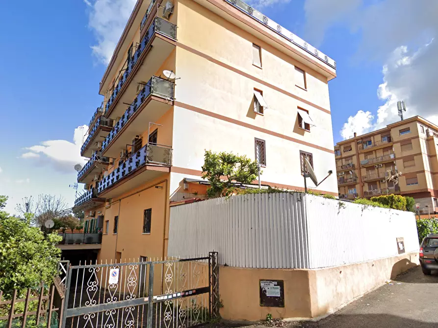 Immagine 9 di Porzione di villa in vendita  in Via Giuseppe Macchi  a Roma