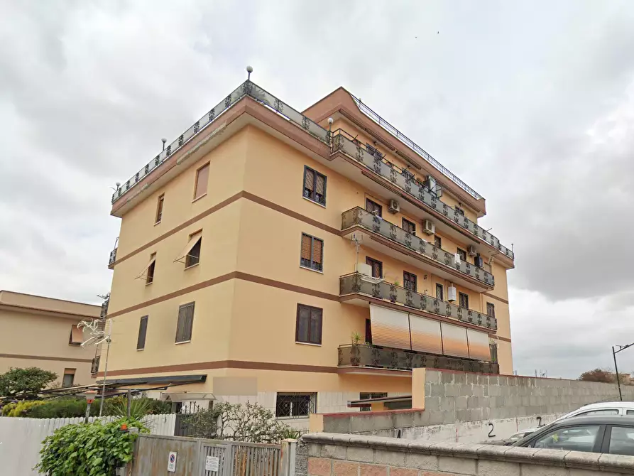 Immagine 2 di Porzione di villa in vendita  in Via Giuseppe Macchi  a Roma