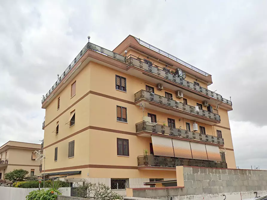 Immagine 4 di Porzione di villa in vendita  in Via Giuseppe Macchi  a Roma