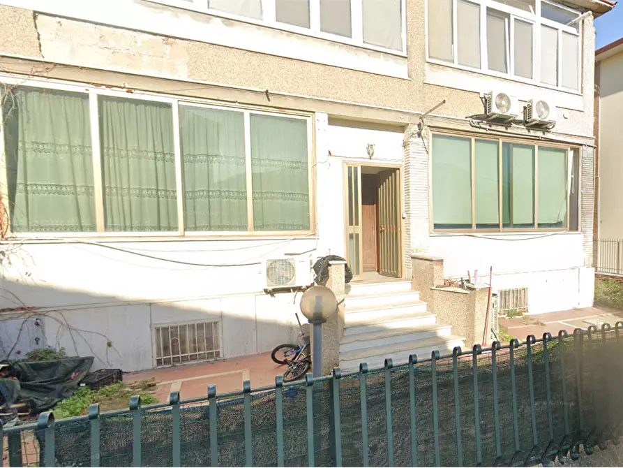 Immagine 7 di Appartamento in vendita  in Via Albidona a Roma