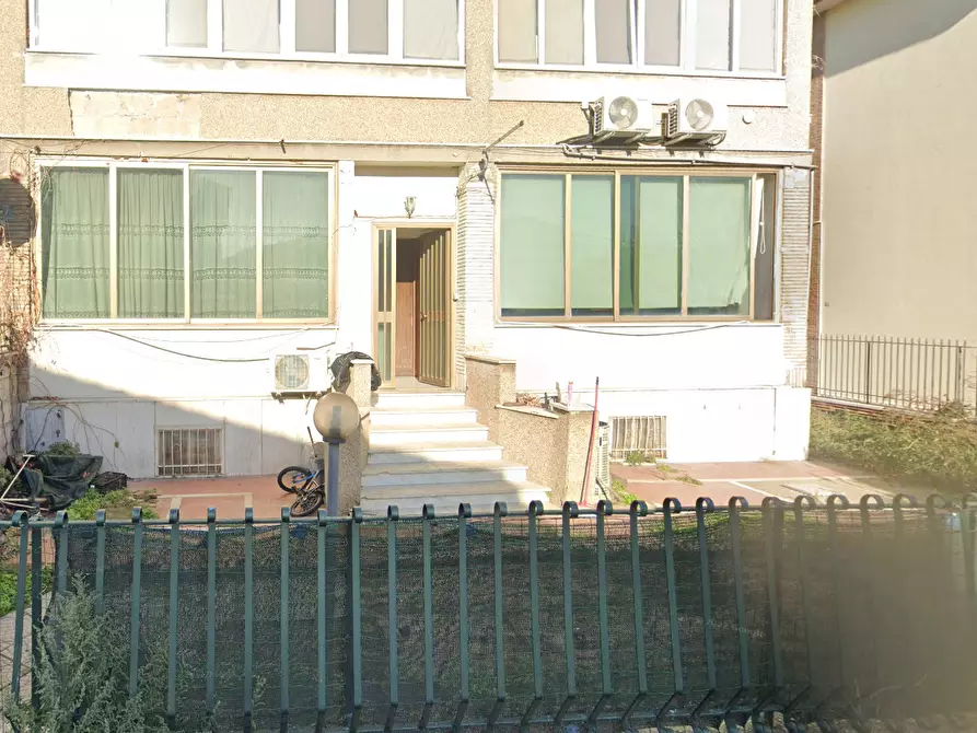 Immagine 9 di Appartamento in vendita  in Via Albidona a Roma