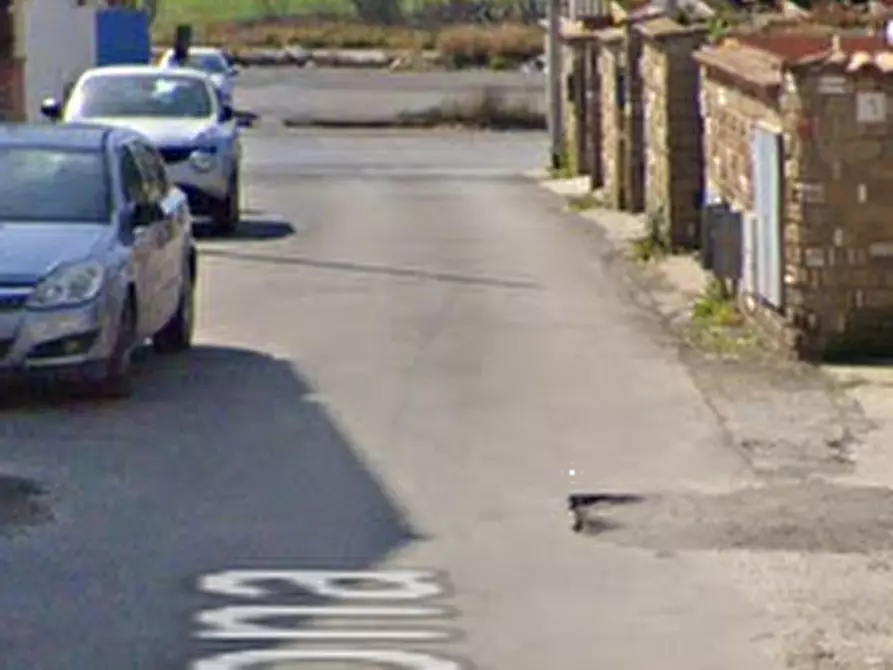 Immagine 12 di Appartamento in vendita  in Via Albidona a Roma