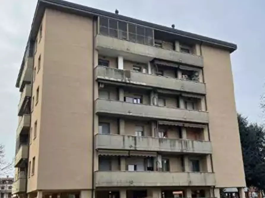 Immagine 4 di Appartamento in vendita  in Via I Maggio a Tavazzano Con Villavesco