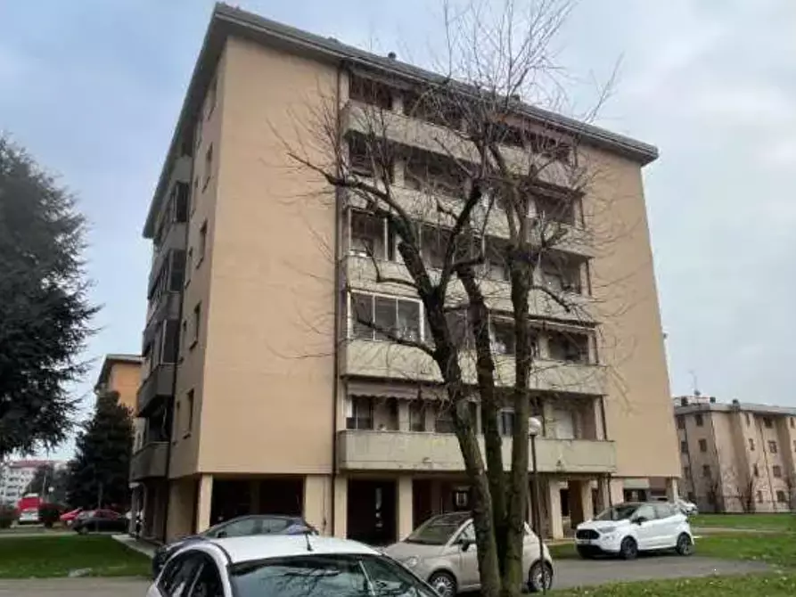 Immagine 6 di Appartamento in vendita  in Via I Maggio a Tavazzano Con Villavesco