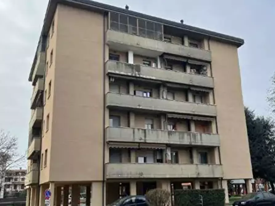 Immagine 8 di Appartamento in vendita  in Via I Maggio a Tavazzano Con Villavesco