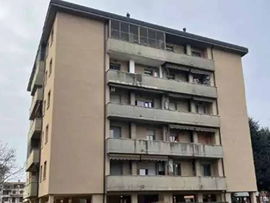 Immagine 10 di Appartamento in vendita  in Via I Maggio a Tavazzano Con Villavesco
