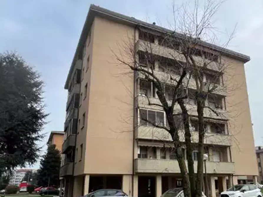 Immagine 13 di Appartamento in vendita  in Via I Maggio a Tavazzano Con Villavesco