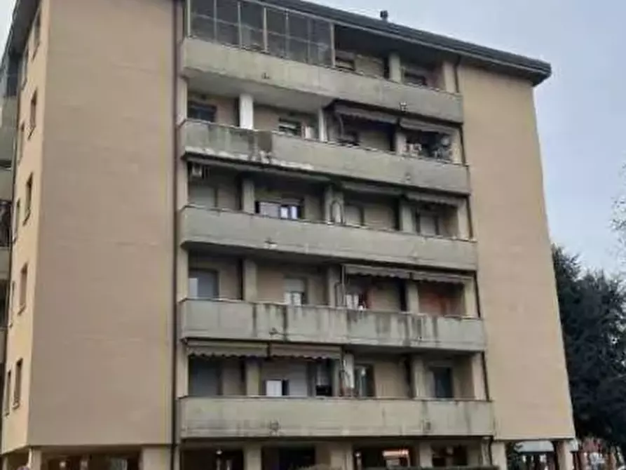 Immagine 17 di Appartamento in vendita  in Via I Maggio a Tavazzano Con Villavesco