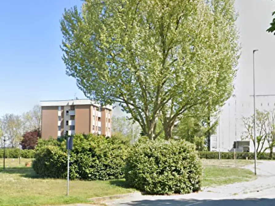 Immagine 18 di Appartamento in vendita  in Via I Maggio a Tavazzano Con Villavesco