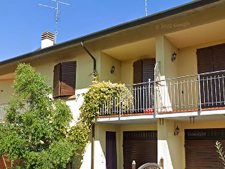 Immagine 1 di Porzione di casa in vendita  in Via Nuova a Ravenna