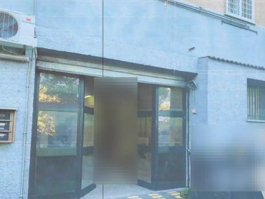 Immagine 1 di Negozio in vendita  in Via Baveno  a Roma