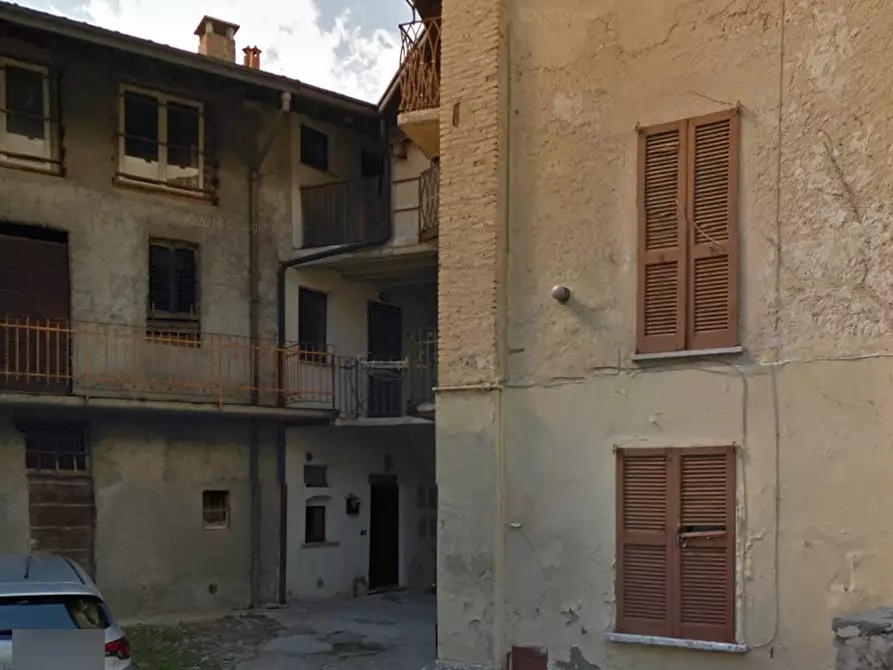 Immagine 4 di Porzione di casa in vendita  in Via Cerea a Gazzada Schianno