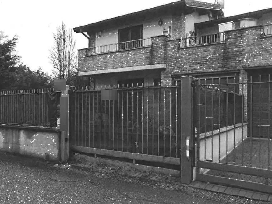 Immagine 2 di Villetta a schiera in vendita  in L.go Rosario Livatino a Caselle Lurani