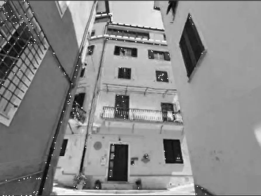 Immagine 2 di Appartamento in vendita  in Via vicolo delle suore a Massa