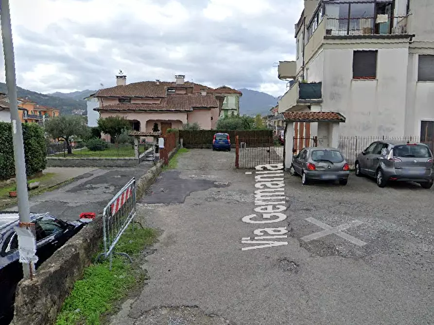 Immagine 4 di Magazzino in vendita  in via germania a Licciana Nardi