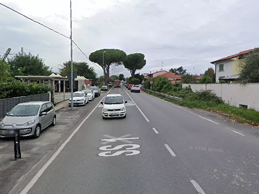 Immagine 5 di Porzione di casa in vendita  in Via Aurelia a Carrara