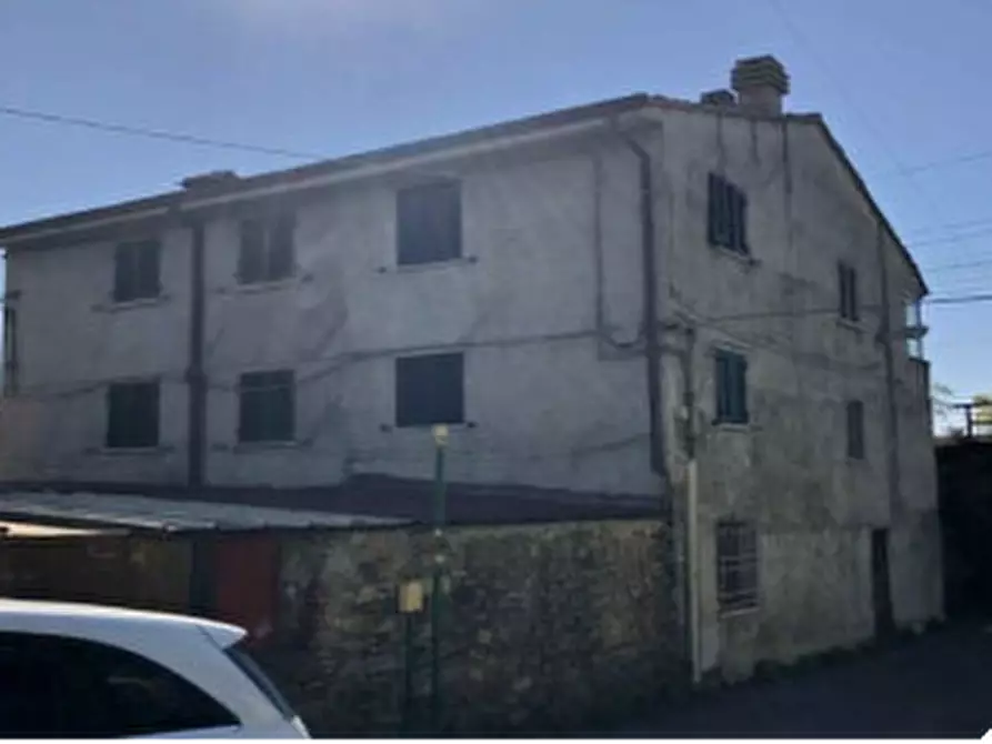 Immagine 4 di Porzione di casa in vendita  in Via Aurelia a Carrara