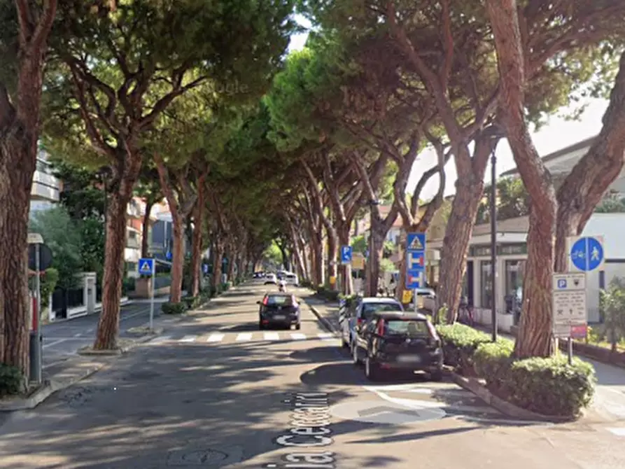 Immagine 7 di Garage in vendita  in Viale Ceccarini  a Riccione