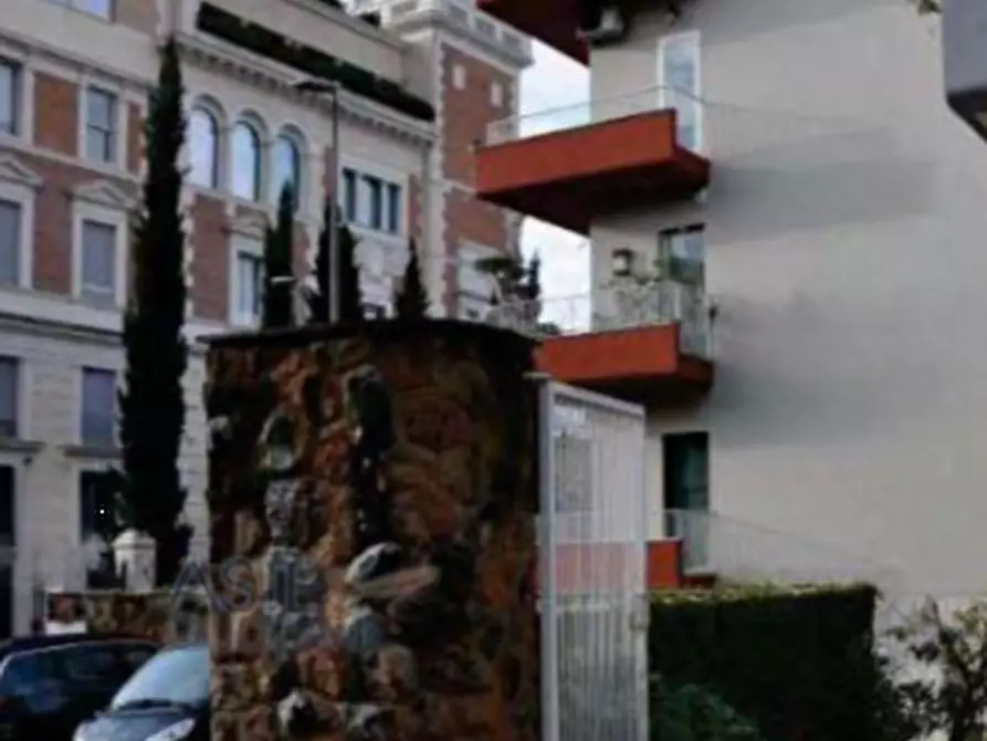 Immagine 14 di Appartamento in vendita  in Via dei Monti Parioli a Roma