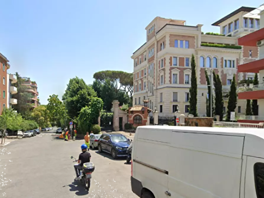 Immagine 18 di Appartamento in vendita  in Via dei Monti Parioli a Roma