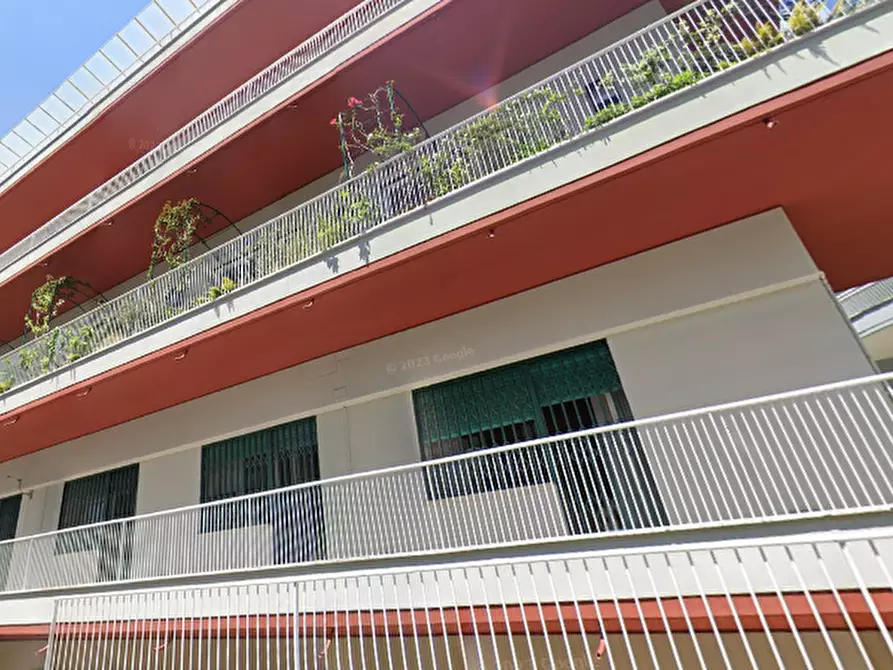 Immagine 3 di Appartamento in vendita  in Via dei Monti Parioli a Roma