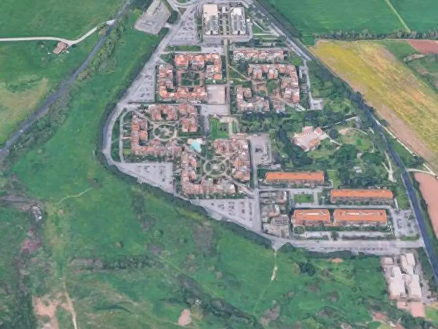 Immagine 12 di Garage in vendita  in Via Andrea Millevoi a Roma