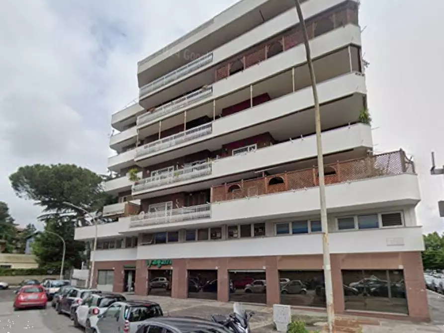 Immagine 1 di Negozio in vendita  in Via F.V. Nardelli a Roma