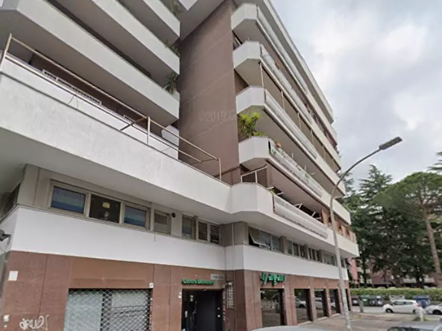 Immagine 3 di Negozio in vendita  in Via F.V. Nardelli a Roma