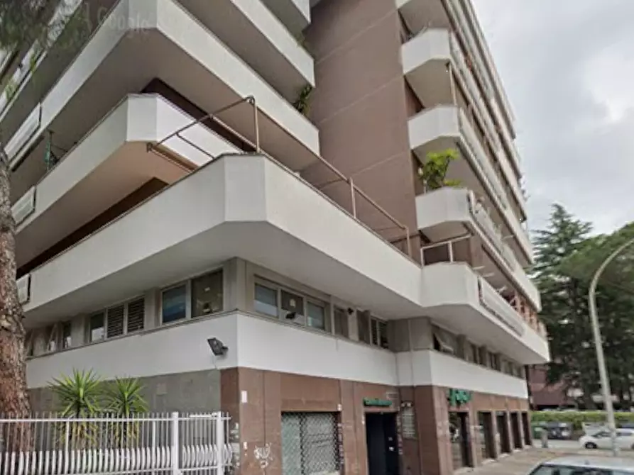 Immagine 4 di Negozio in vendita  in Via F.V. Nardelli a Roma