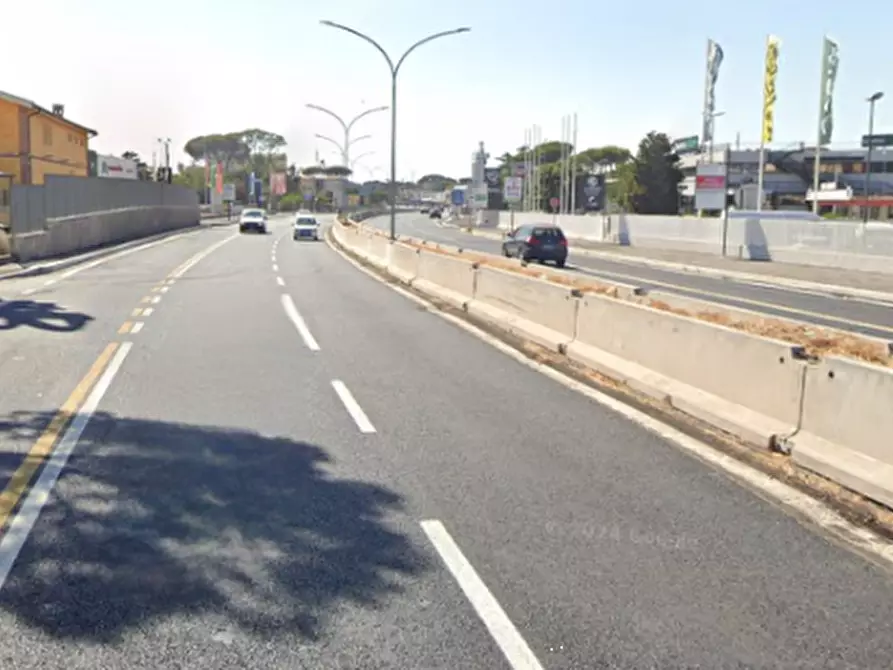 Immagine 12 di Garage in vendita  in Via Tiburtina a Roma