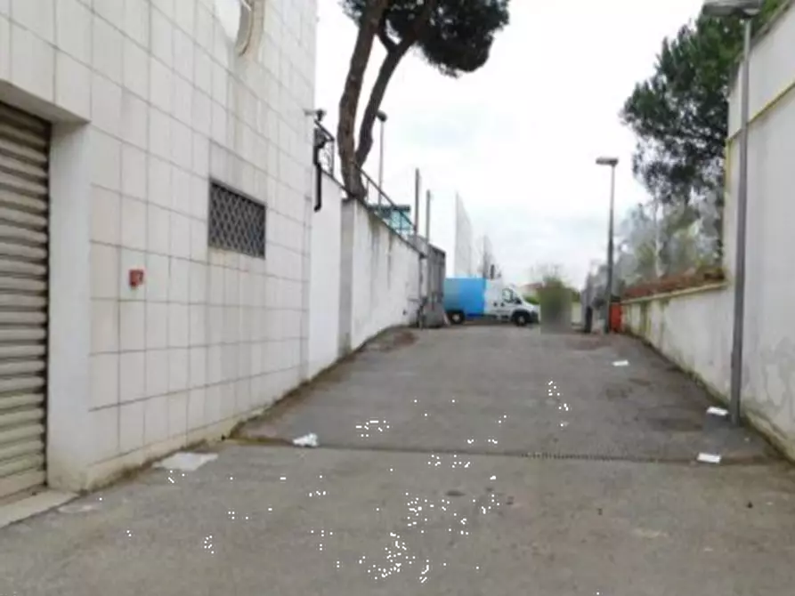 Immagine 8 di Garage in vendita  in Via Tiburtina a Roma