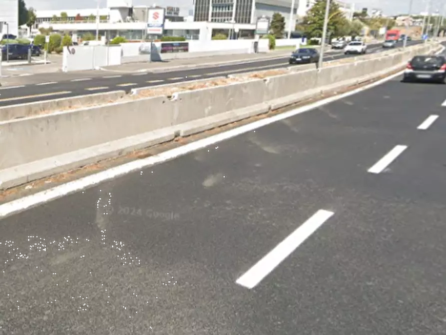 Immagine 13 di Garage in vendita  in Via Tiburtina a Roma