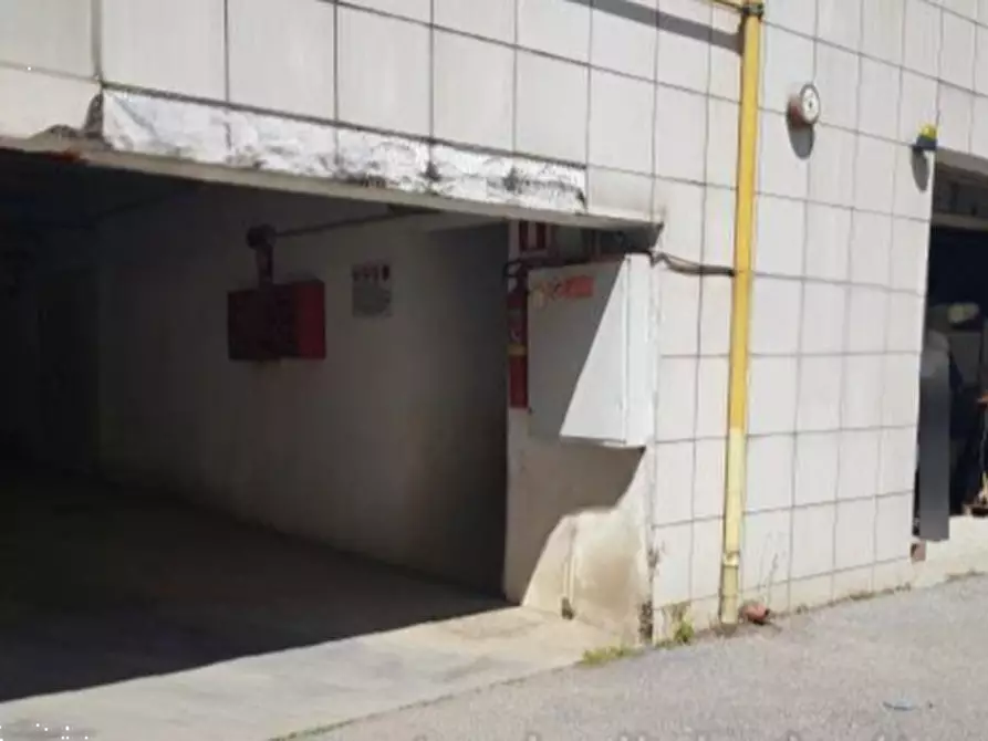 Immagine 10 di Garage in vendita  in Via Tiburtina a Roma