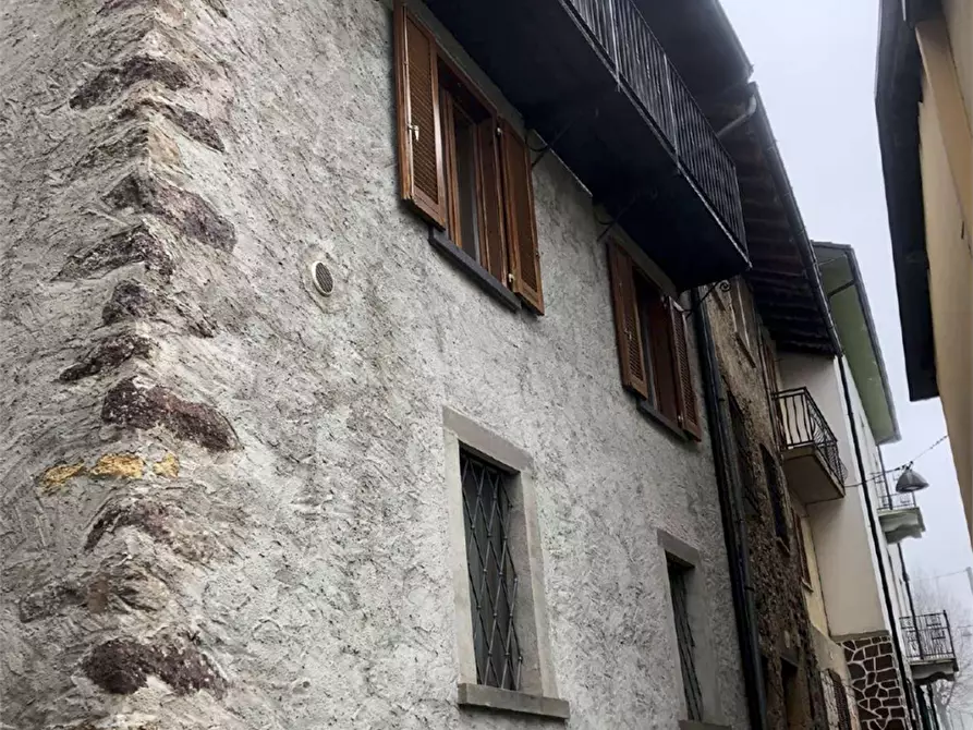 Immagine 2 di Porzione di casa in vendita  in Via Tenente Francesco Begnis a Valnegra