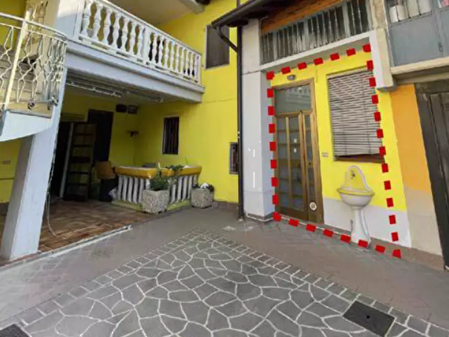 Immagine 5 di Appartamento in vendita  in Via Cesare Battisti a Cologno Al Serio