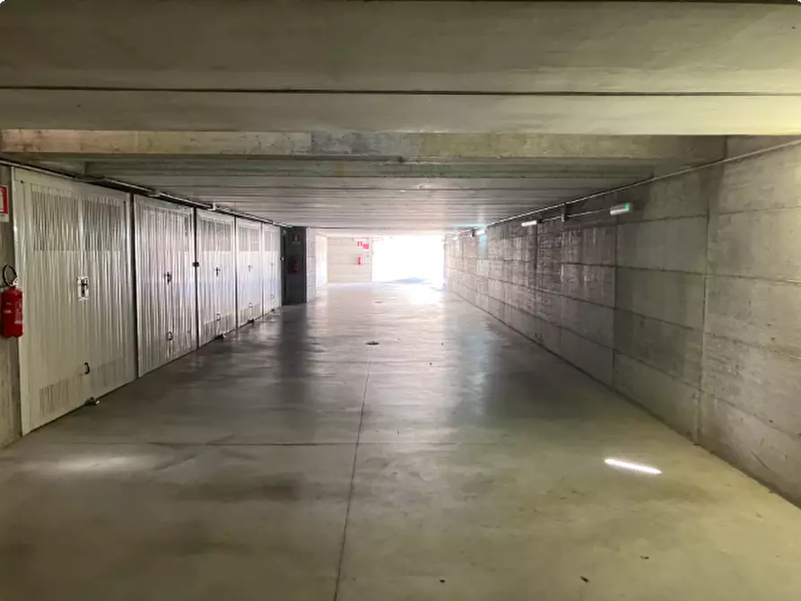 Immagine 1 di Garage in vendita  in Str. Genova a Moncalieri