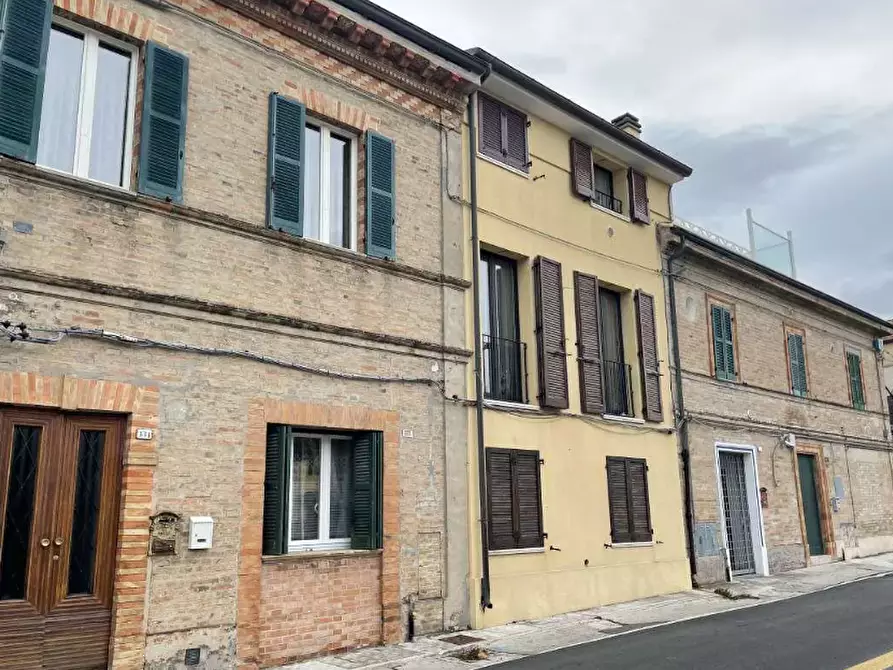 Immagine 1 di Appartamento in vendita  in Via Nazario Sauro a Fano
