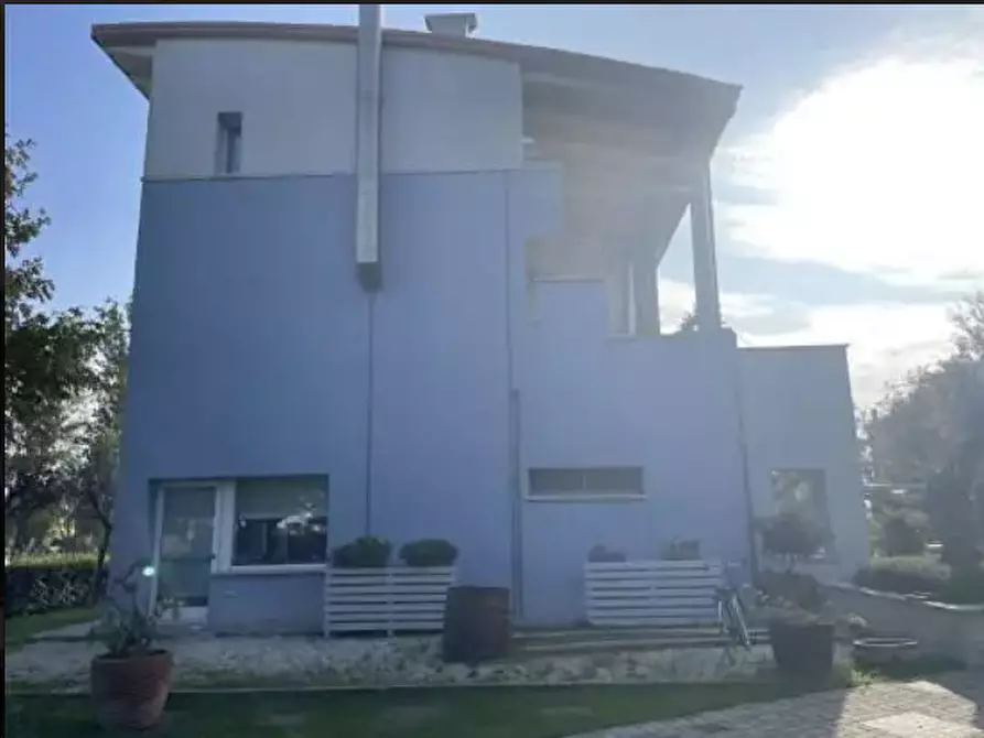 Immagine 2 di Negozio in vendita  in Viale Piceno a Fano