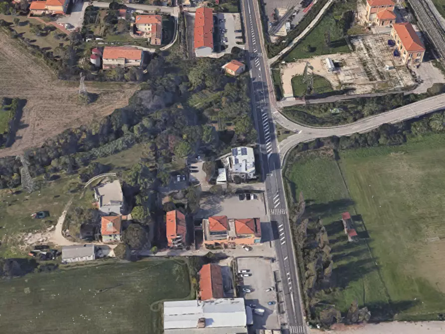 Immagine 15 di Negozio in vendita  in Viale Piceno a Fano