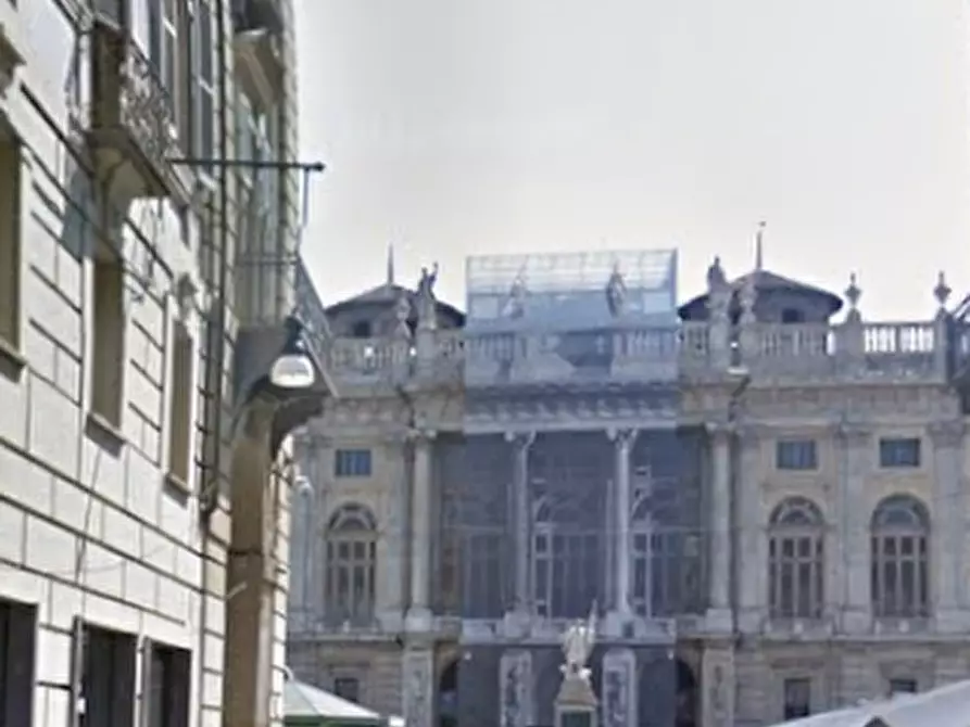 Immagine 6 di Negozio in vendita  in via Garibaldi a Torino