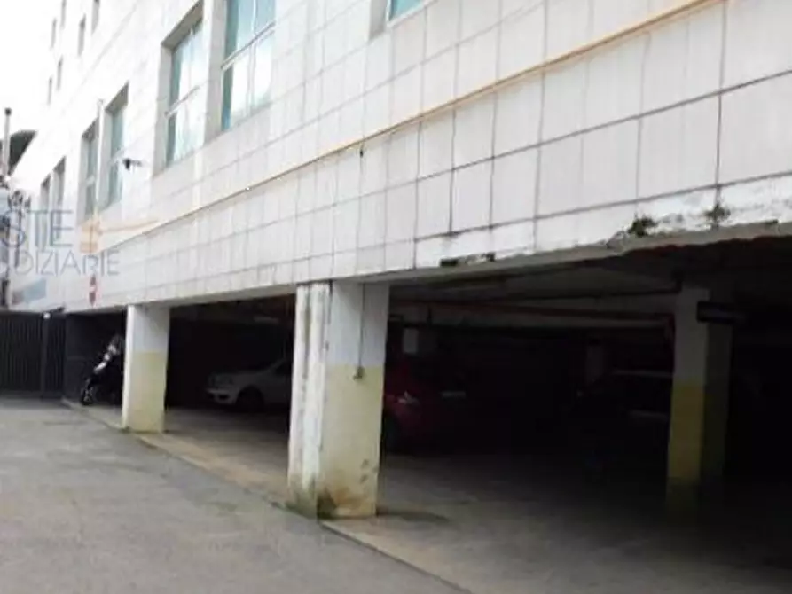 Immagine 3 di Posto auto in vendita  in Via Tiburtina a Roma
